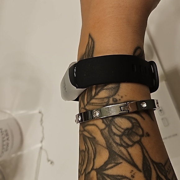 Fit bit inspire 2 - Picture 3 of 5